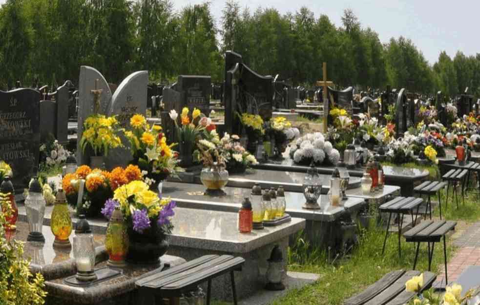 VANDALIZAM U NOVOM PAZARU: Oštećeni spomenici na pravoslavnom groblju! 
